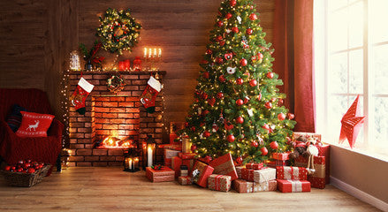 Embrace the vibes of a fresh cut tree even if you don't have one. This scent can help you fake it! A beautiful fresh scent that reminds you of Christmas as a kid.